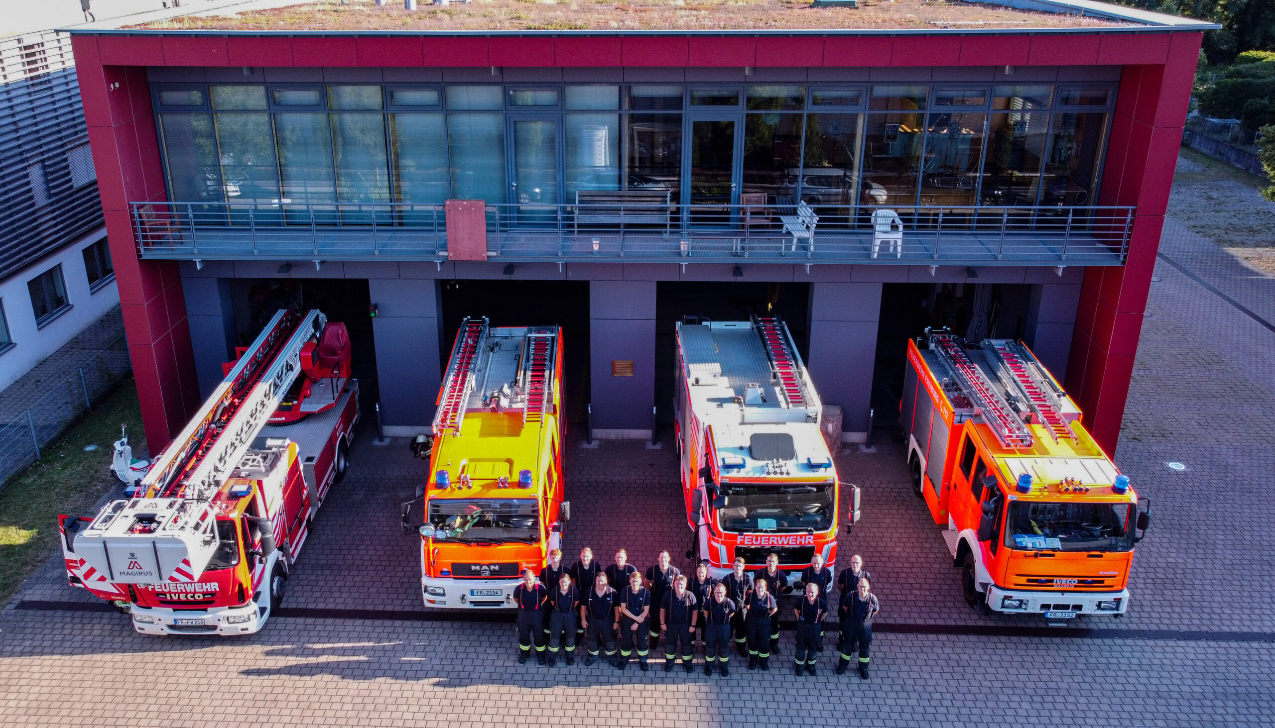 Ansicht Gerätehaus im Rieselfeld mit den Fahrzeugen